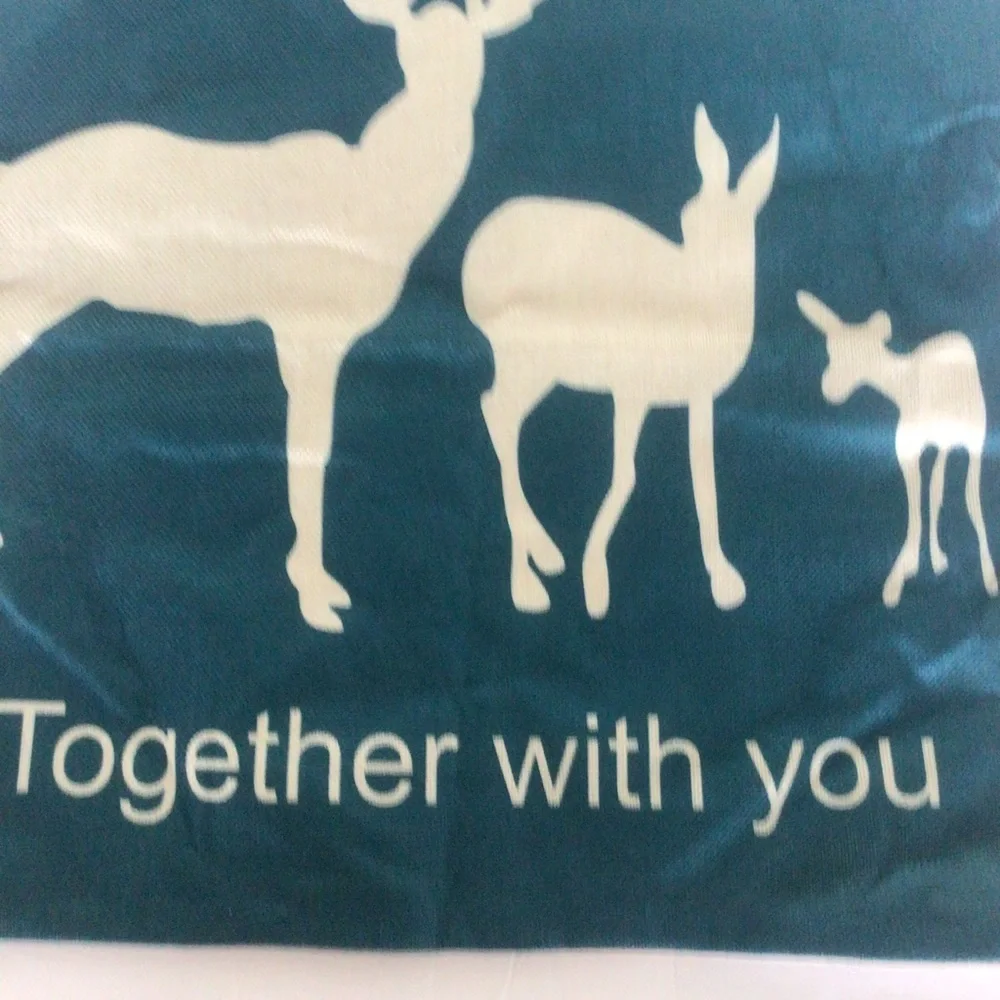 REINDEER FAMILY PILLOW COVER NWOT 18 x 18